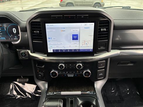 Used 2023 Ford F150 Lariat image 23