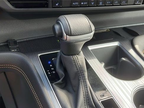 Certified 2024 Toyota Sienna XLE Woodland Edition image 17