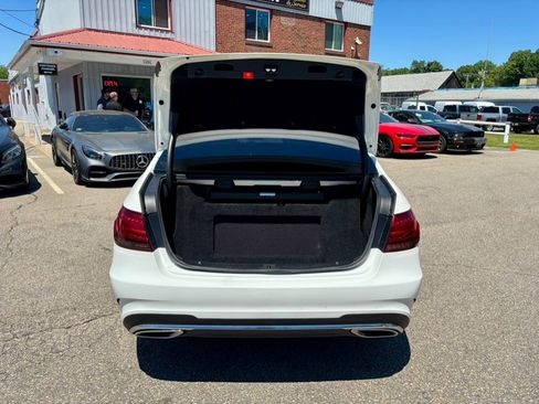 Used 2014 Mercedes-Benz E 350 4MATIC Sedan image 32