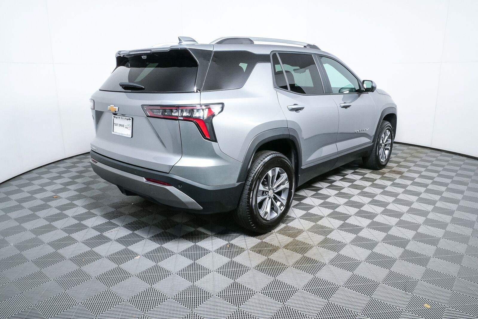 Certified 2025 Chevrolet Equinox LT w/ Convenience Package II FWD image 3