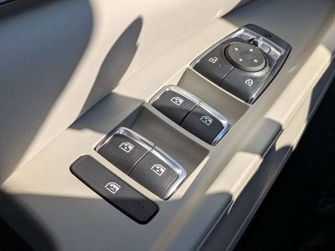 New 2026 Kia Carnival SX w/ SX Dark Edition Package FWD image 24