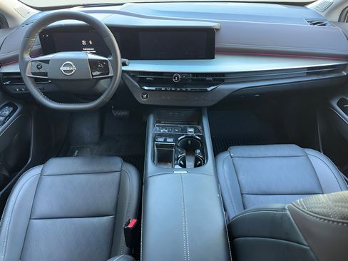 Used 2025 Nissan Murano Platinum AWD/4WD image 32