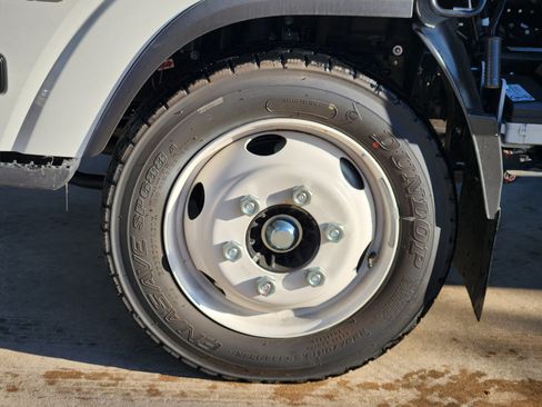 New 2025 Chevrolet Low Cab Forward image 15