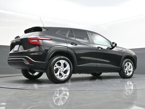 Certified 2025 Chevrolet Trax LS w/ LS Convenience Package image 38