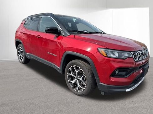 Used 2025 Jeep Compass Limited image 8