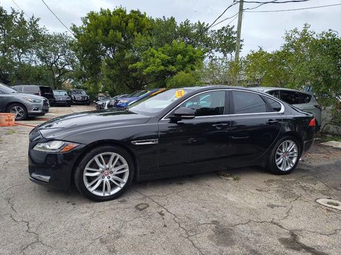 Used 2016 Jaguar XF Prestige image 4