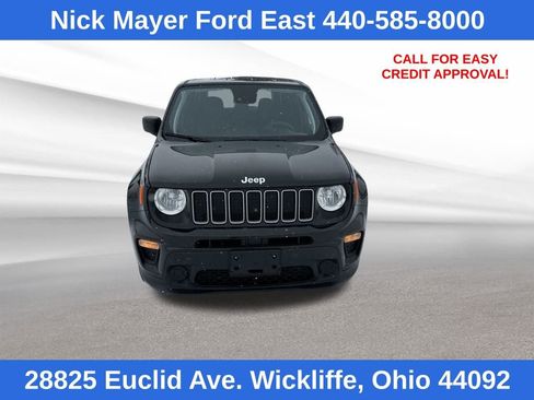 Used 2023 Jeep Renegade Latitude image 2