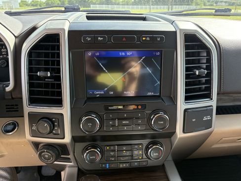 Used 2020 Ford F150 Lariat AWD/4WD image 18
