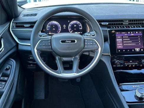 New 2025 Jeep Grand Cherokee Laredo X image 15