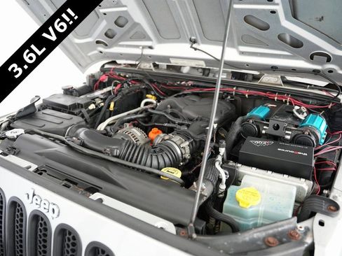 Used 2012 Jeep Wrangler Rubicon AWD/4WD image 48