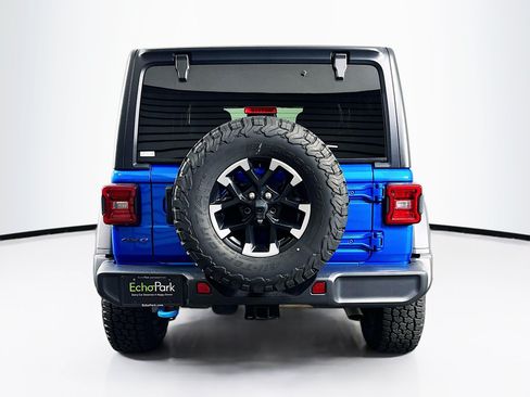 Used 2024 Jeep Wrangler Unlimited Rubicon 4xe AWD/4WD image 7