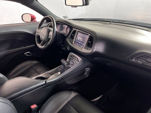 Used 2022 Dodge Challenger SXT w/ Plus Package image 27