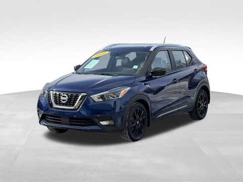 Used 2020 Nissan Kicks SR w/ SR Premium Package image 9