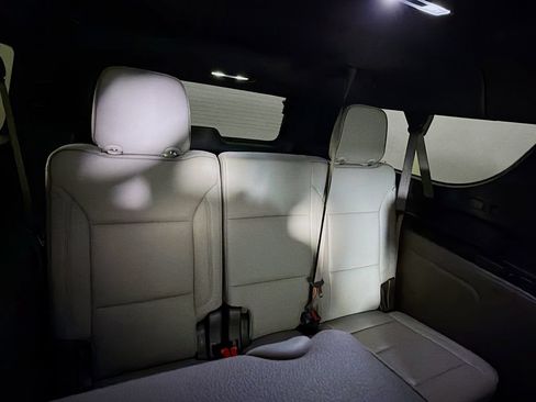 Used 2024 GMC Yukon XL SLT w/ SLT Luxury Package AWD/4WD image 24