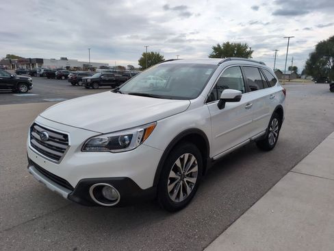Used 2017 Subaru Outback 2.5i Touring w/ Popular Package #5A image 4