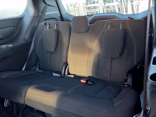 Used 2021 Chrysler Pacifica Touring w/ S Appearance Package FWD image 16