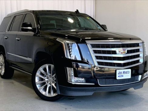 Used 2019 Cadillac Escalade Premium Luxury RWD image 1