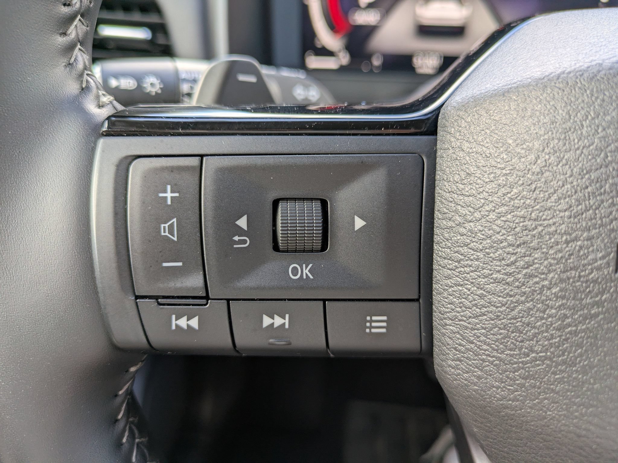 Certified 2026 Nissan Rogue SL AWD/4WD image 26