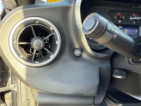 Used 2020 Chevrolet Camaro LT image 11