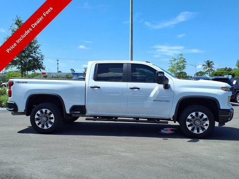 Used 2024 Chevrolet Silverado 2500 Custom w/ Custom Value Package AWD/4WD image 9