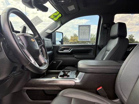 Used 2025 Chevrolet Silverado 2500 LTZ w/ LTZ Premium Package AWD/4WD image 19