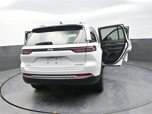 New 2026 Jeep Grand Cherokee Limited w/ Luxury Tech Group II image 30