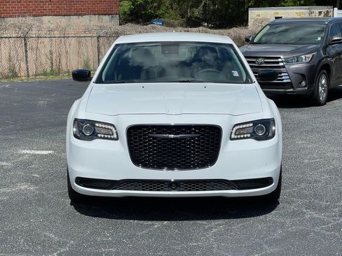 Used 2023 Chrysler 300 Touring w/ Safetytec Plus Group RWD image 8