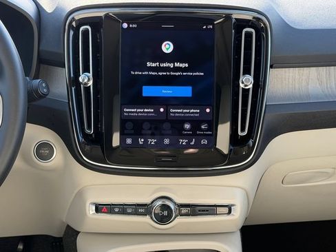 Certified 2025 Volvo XC40 B5 Ultra AWD/4WD image 17