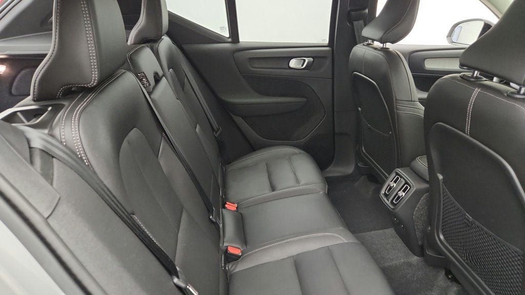 Used 2025 Volvo XC40 B5 Ultra w/ Climate Package AWD/4WD image 21