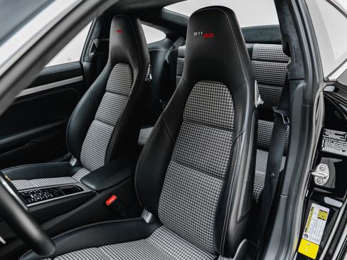 Used 2014 Porsche 911 Carrera S RWD image 4