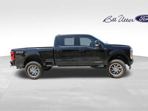 Used 2023 Ford F250 Lariat w/ Sport Appearance Package AWD/4WD image 4