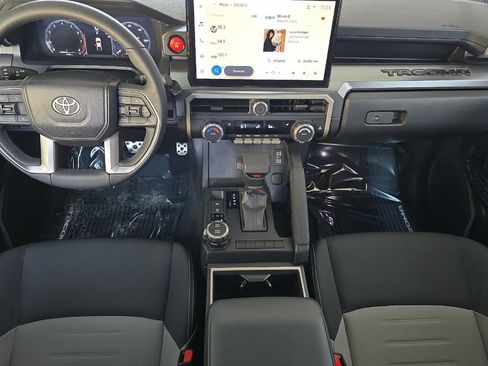 Used 2025 Toyota Tacoma TRD Sport AWD/4WD image 10