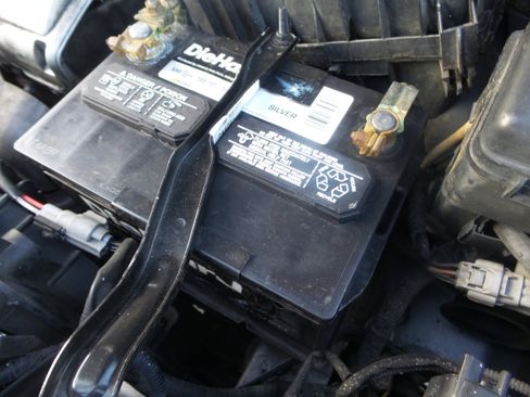 Used 2005 Toyota Highlander 4WD V6 w/ 3rd Row image 29