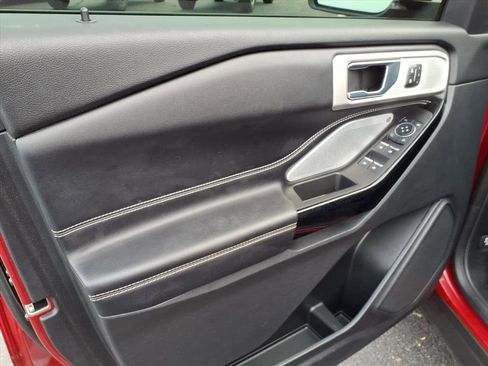 Certified 2021 Ford Explorer ST w/ ST Street Pack image 20