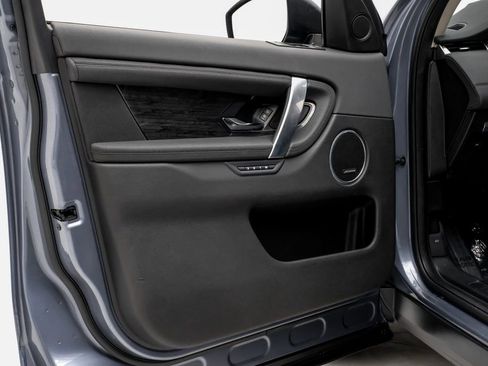 Used 2021 Land Rover Discovery Sport SE image 36