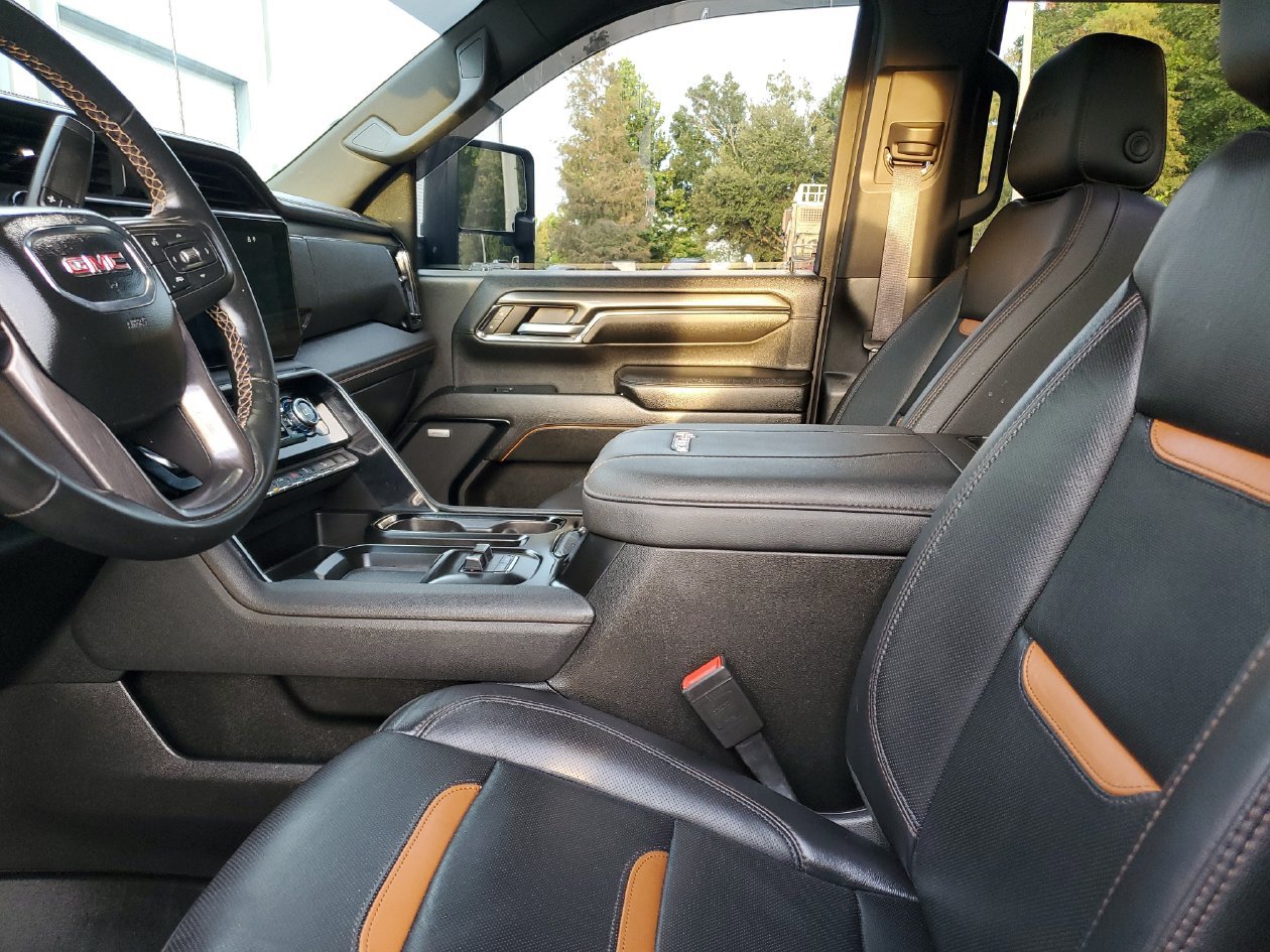 Used 2024 GMC Sierra 2500 AT4 w/ AT4 Premium Plus Package AWD/4WD image 19