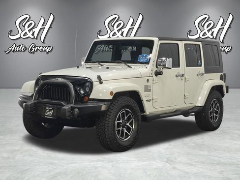 Used 2010 Jeep Wrangler Unlimited Sahara w/ Trailer Tow Group image 12