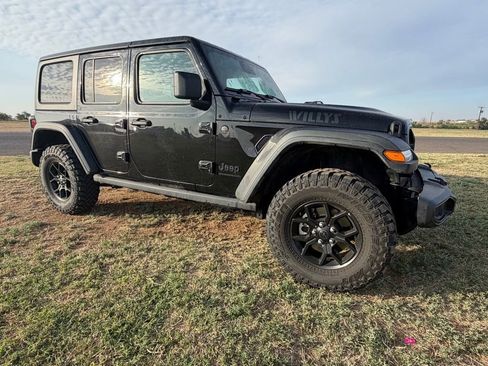 Used 2025 Jeep Wrangler Willys image 8