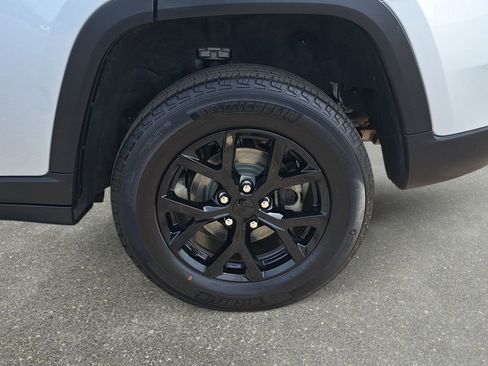 Certified 2024 Jeep Grand Cherokee Altitude AWD/4WD image 35