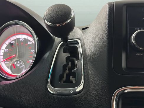 Used 2015 Dodge Grand Caravan SXT FWD image 12