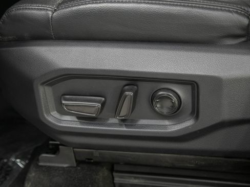 Used 2023 Toyota Tundra Limited AWD/4WD image 24