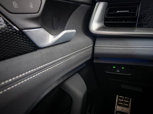 New 2026 Volkswagen Tiguan SE R-Line FWD image 33