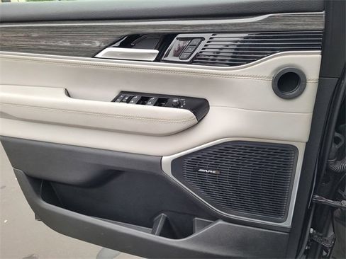 Used 2022 Jeep Wagoneer Series II image 14