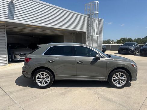 Certified 2025 Audi Q3 2.0T Premium w/ Convenience Package AWD/4WD image 4