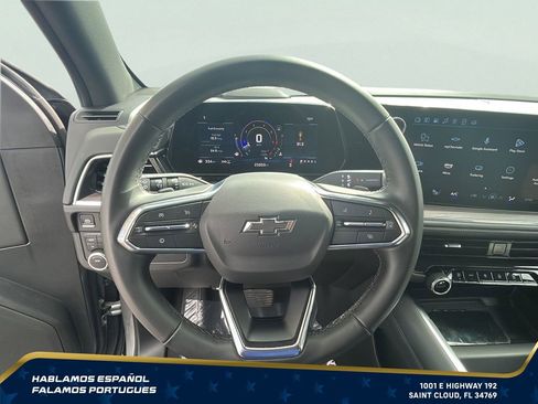 Used 2025 Chevrolet Suburban Z71 AWD/4WD image 19