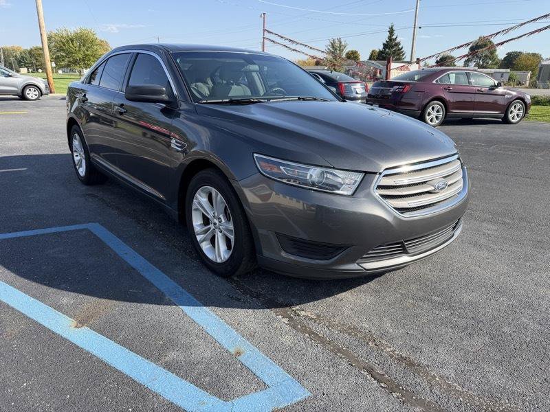 Used 2017 Ford Taurus SE FWD image 11