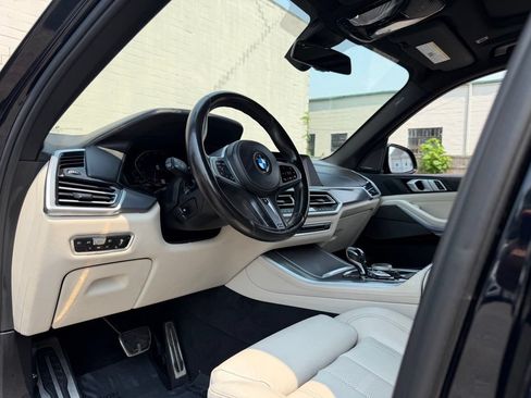 Used 2021 BMW X5 xDrive40i w/ M Sport Package AWD/4WD image 18
