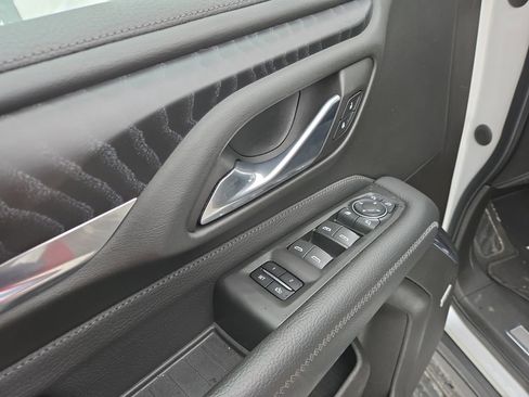 Used 2021 GMC Yukon Denali w/ Denali Ultimate Package image 8