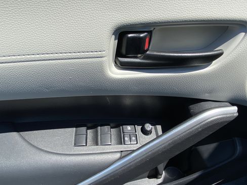 Certified 2024 Toyota Corolla Cross L image 10