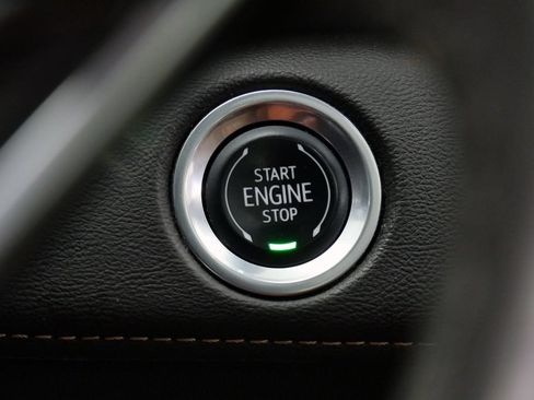 Used 2021 Cadillac Escalade Premium Luxury w/ Driver Assist Tech Package AWD/4WD image 29